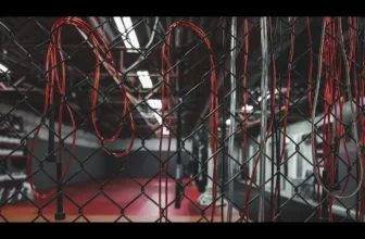 DOC – Din Umeri (feat. Facem)