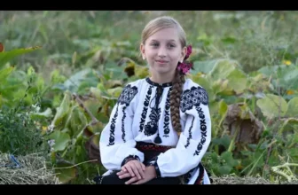 Denisa Neag – Ce va uitati ca-s micuta