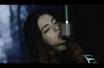 Roxen – Beautiful Disaster (Crystal Freckles Session)