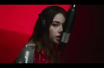 Roxen – Cherry Red (Crystal Freckles Session)