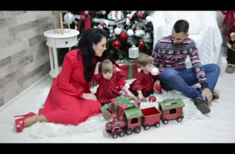 Denisa Popa – Deschideti poarta (Colind)