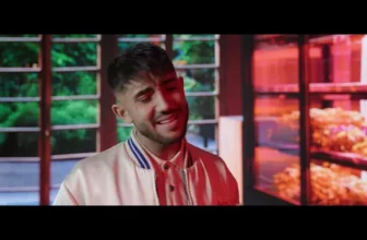 Nikolas Sax – Acelasi zambet 2025