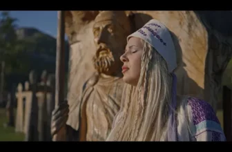 Sandra N – Lupi In Piei De Oi