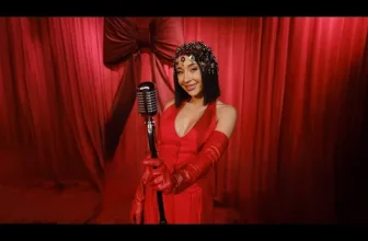 Nicole Cherry – A Very Cherry Christmas