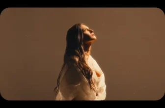 Raluka – Acelasi Aer