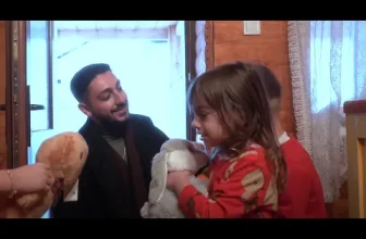 Toni de la Brasov x Patrick Luis – Am vrut sa fiu acasa de Craciun